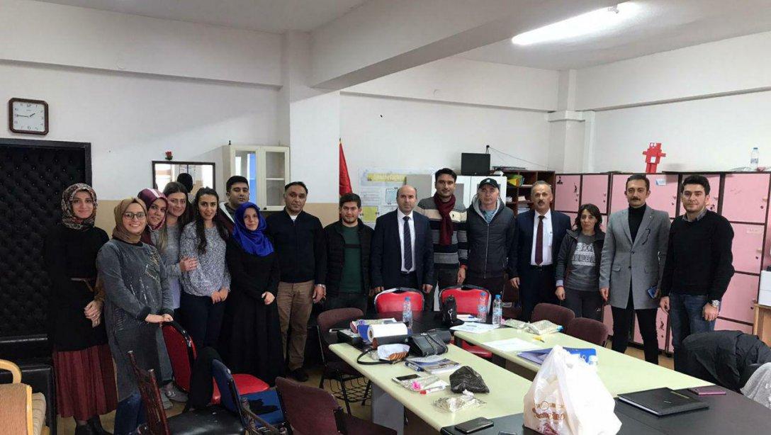 Ilçe Milli Eğitim Müdürümüz Aykut Fidan ve Şube Müdürümüz Murat Çilesiz okullarımızı ziyaret ederek öğretmenlerimizin öğretmenler gününü kutladılar.
