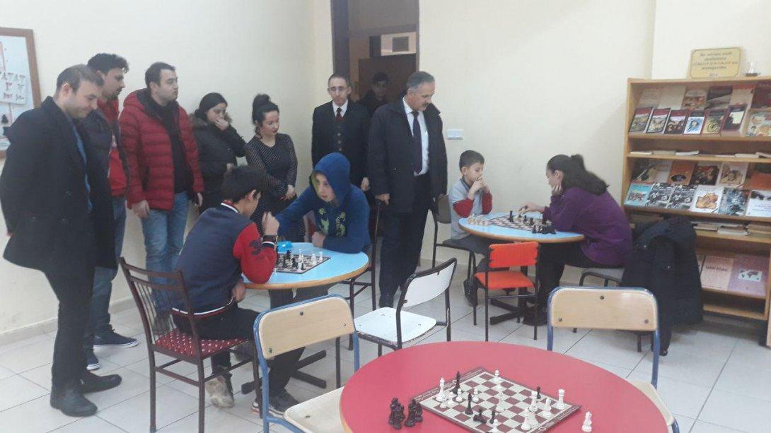 Ilçemiz okullar arası akıl ve zeka oyunları turnuvası satranç yarışmaları yapıldı