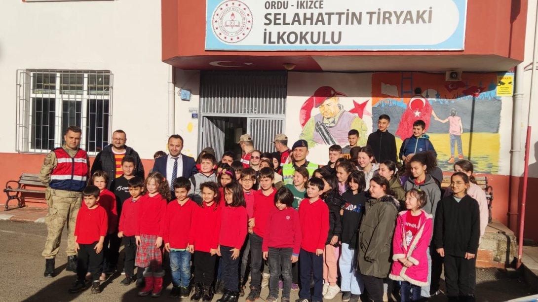 Hayalimdeki Meslek Projesi Kapsamında Selahattin Tiryaki Ortaokulu'nda Kariyer Günü Yapıldı
